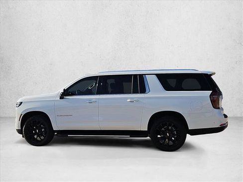 Used 2025 Chevrolet Suburban LS AWD/4WD image 9