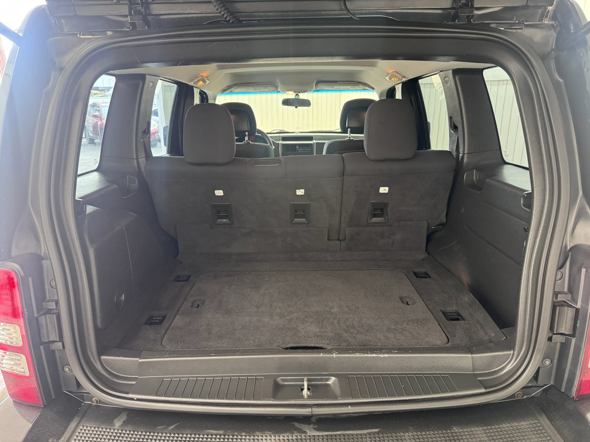 Used 2011 Jeep Liberty Sport RWD image 12