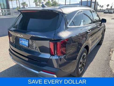 Used 2025 Kia Sorento S w/ Panoramic Sunroof Package FWD image 9