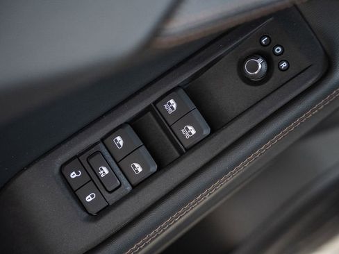 New 2026 Jeep Cherokee Overland w/ Advanced Pro Tech Group AWD/4WD image 41