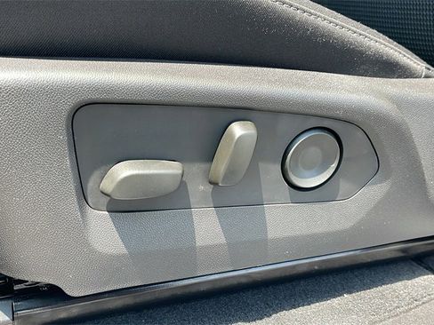 New 2025 GMC Canyon Elevation w/ Convenience Package image 11