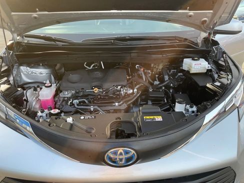 Used 2022 Toyota Sienna XLE w/ XLE Plus Package image 24