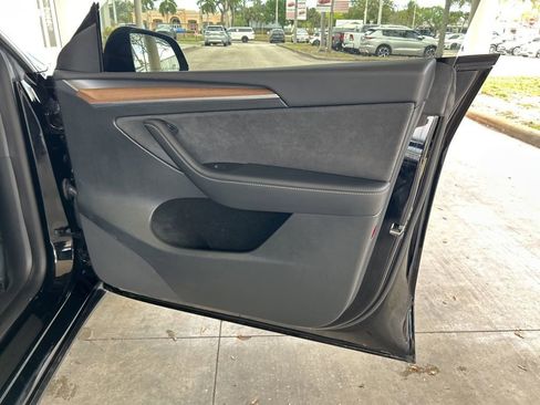 Used 2023 Tesla Model Y Long Range image 27