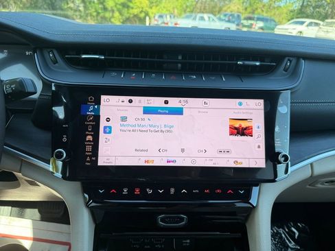 New 2026 Jeep Grand Cherokee Limited RWD image 23