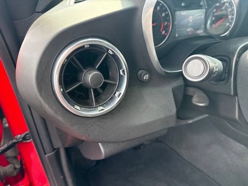 Used 2022 Chevrolet Camaro LT RWD image 10