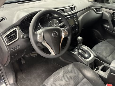 Used 2014 Nissan Rogue SV image 10