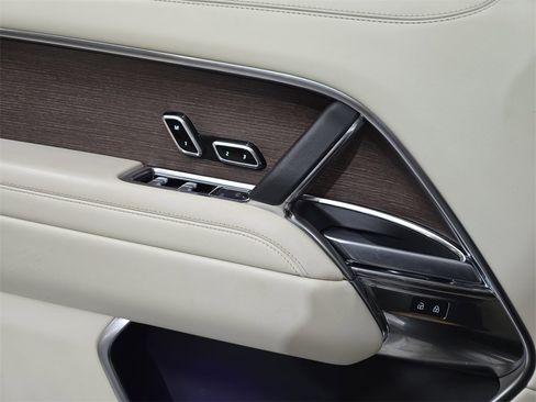 Used 2024 Land Rover Range Rover SE image 29