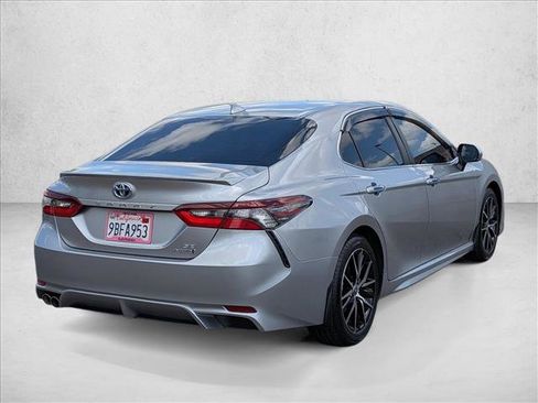 Used 2022 Toyota Camry SE w/ Audio Upgrade Package FWD image 5