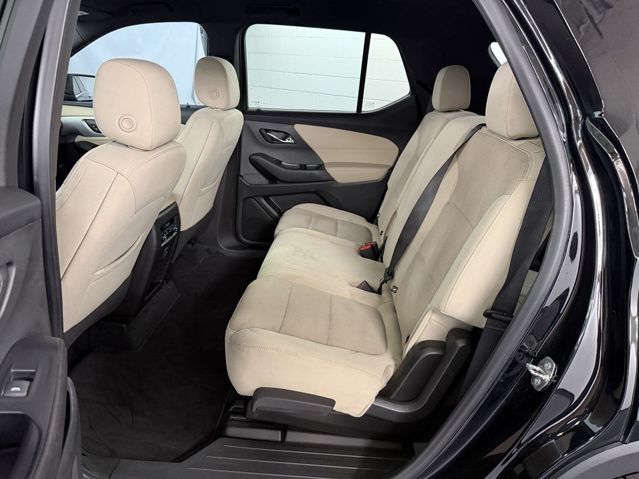 Used 2022 Chevrolet Traverse LS w/ LPO, Cargo Package FWD image 23