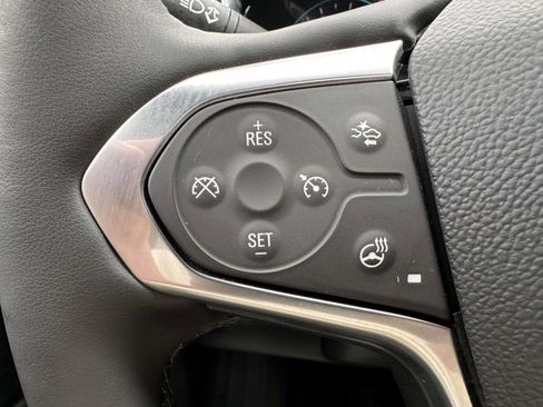 Used 2023 Chevrolet Traverse RS AWD/4WD image 17