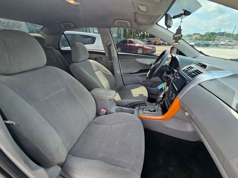Used 2013 Toyota Corolla LE FWD image 15