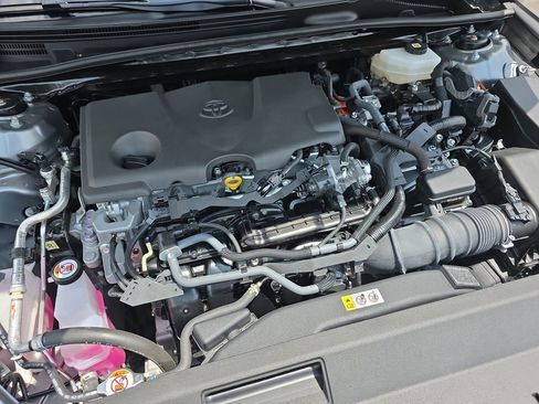 Used 2025 Toyota Camry SE w/ Convenience Package FWD image 32