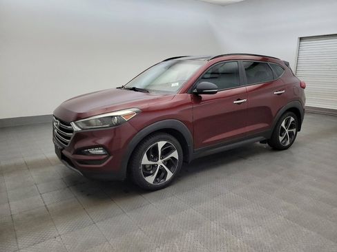 Used 2016 Hyundai Tucson Limited w/ Option Group 03 FWD image 2