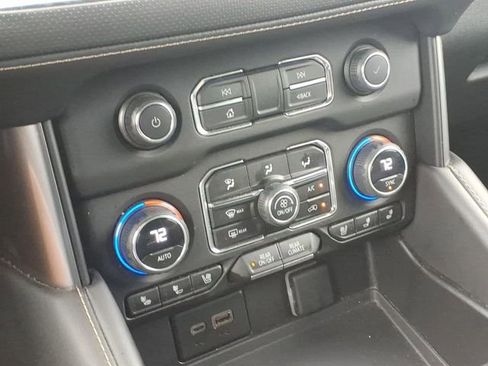 Used 2023 Chevrolet Suburban Premier AWD/4WD image 10