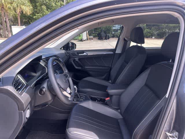Used 2024 Volkswagen Tiguan SE FWD image 10