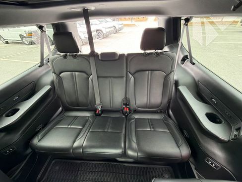 Used 2024 Jeep Wagoneer L Series III w/ Premium Group I AWD/4WD image 22