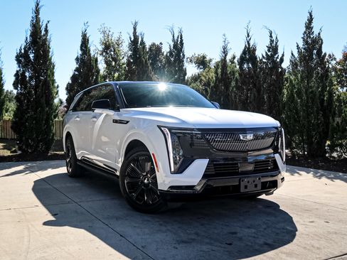 Used 2025 Cadillac Escalade IQ Sport 2 image 2