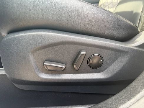 Used 2024 Ford Edge Titanium AWD/4WD image 17