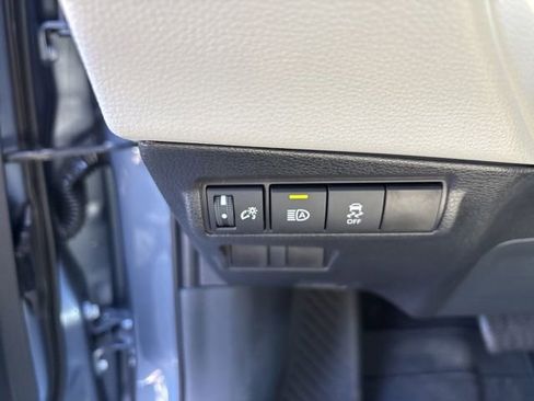 Used 2026 Toyota Corolla Cross L image 16