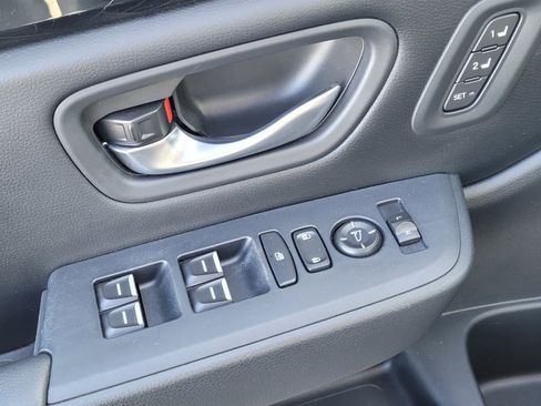 Certified 2024 Honda Pilot Touring image 18