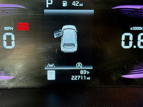 Used 2025 Kia Soul LX w/ LX Technology Package image 16