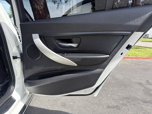 Used 2014 BMW 320i Sedan RWD image 22