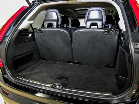 Used 2017 Volvo XC90 T6 Momentum w/ Vision Package image 58