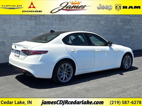 Used 2024 Alfa Romeo Giulia Ti w/ Active Assist Plus Package AWD/4WD image 5