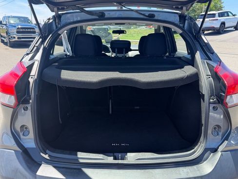 Used 2018 Nissan Kicks SV FWD image 5