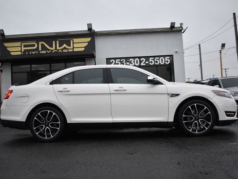 Used 2017 Ford Taurus Limited image 12