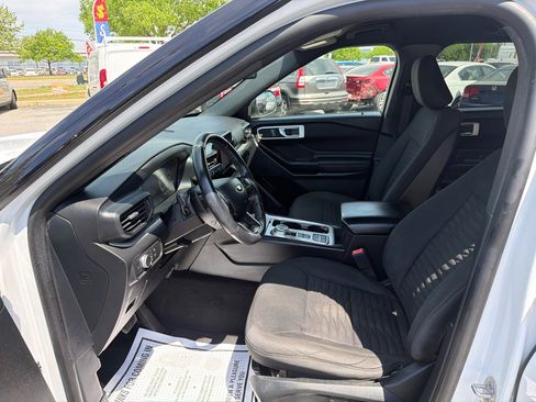 Used 2020 Ford Explorer XLT image 15