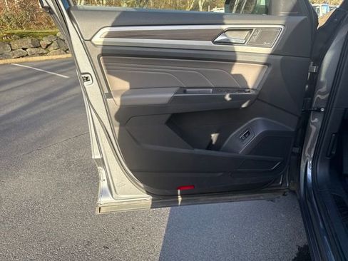 Used 2021 Volkswagen Atlas SEL Premium image 18