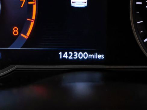 Used 2020 Nissan Versa SR w/ Convenience Package FWD image 20