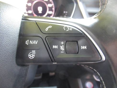 Used 2018 Audi SQ5 Premium Plus w/ S Sport Package AWD/4WD image 32