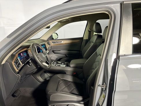 New 2026 Volkswagen Atlas SE image 11