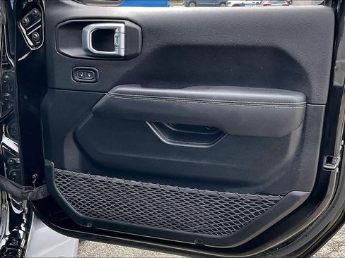 Used 2021 Jeep Gladiator Overland w/ Popular Equipment Package image 20