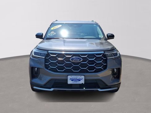 Used 2025 Ford Explorer Platinum w/ Ultimate Package AWD/4WD image 2
