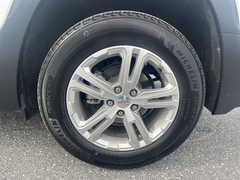 Used 2024 GMC Terrain SLE image 26