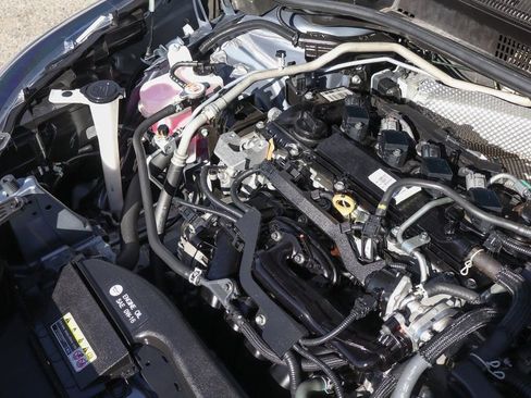 Used 2022 Toyota Corolla Cross L image 11