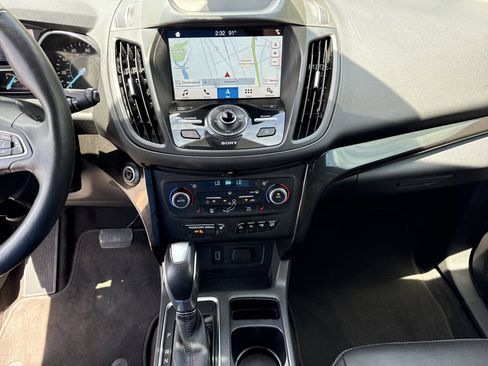 Used 2019 Ford Escape Titanium AWD/4WD image 28