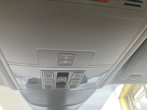 Certified 2025 Volkswagen Taos SE image 23