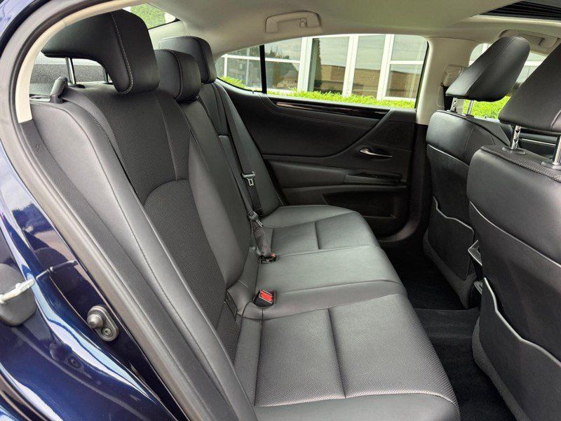 Used 2021 Lexus ES 350 w/ Premium Package FWD image 12