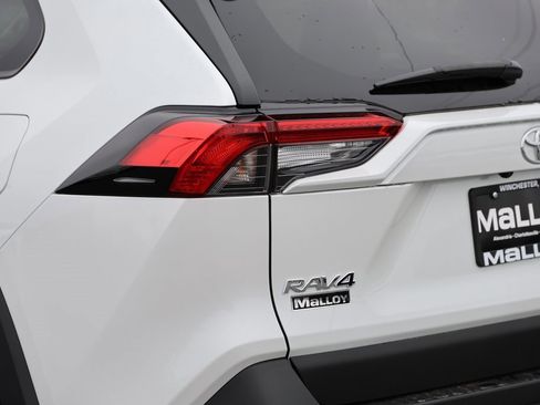 Certified 2025 Toyota RAV4 XLE Premium image 8