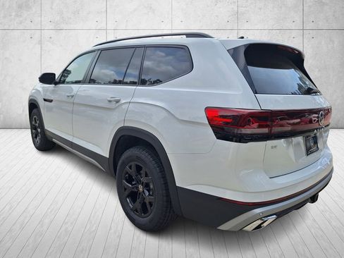 New 2026 Volkswagen Atlas Peak Edition image 3
