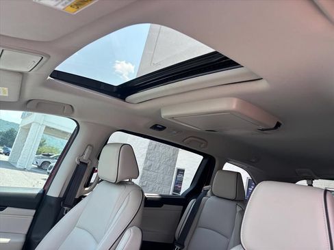 Used 2025 Honda Odyssey Touring image 7