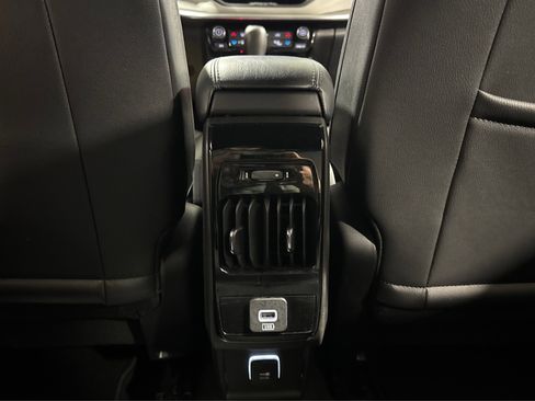 Used 2025 Jeep Compass Limited image 35