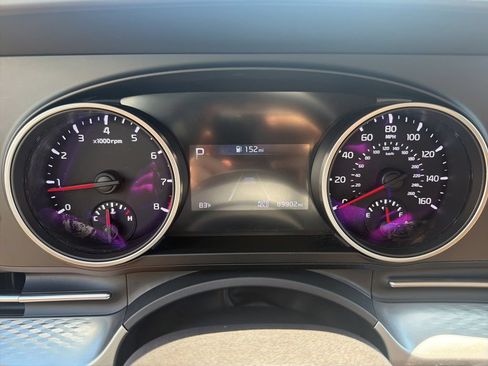 Used 2024 Kia Carnival LX FWD image 30