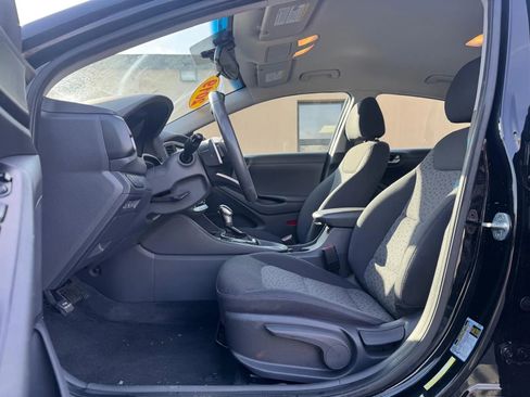 Used 2019 Hyundai Ioniq Plug-In Hybrid image 9