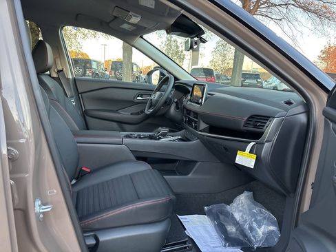 New 2026 Nissan Rogue Rock Creek image 18