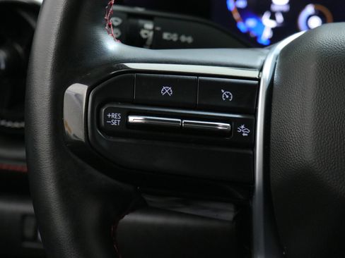 Used 2024 Chevrolet Colorado Z71 w/ Z71 Convenience Package 2 image 14